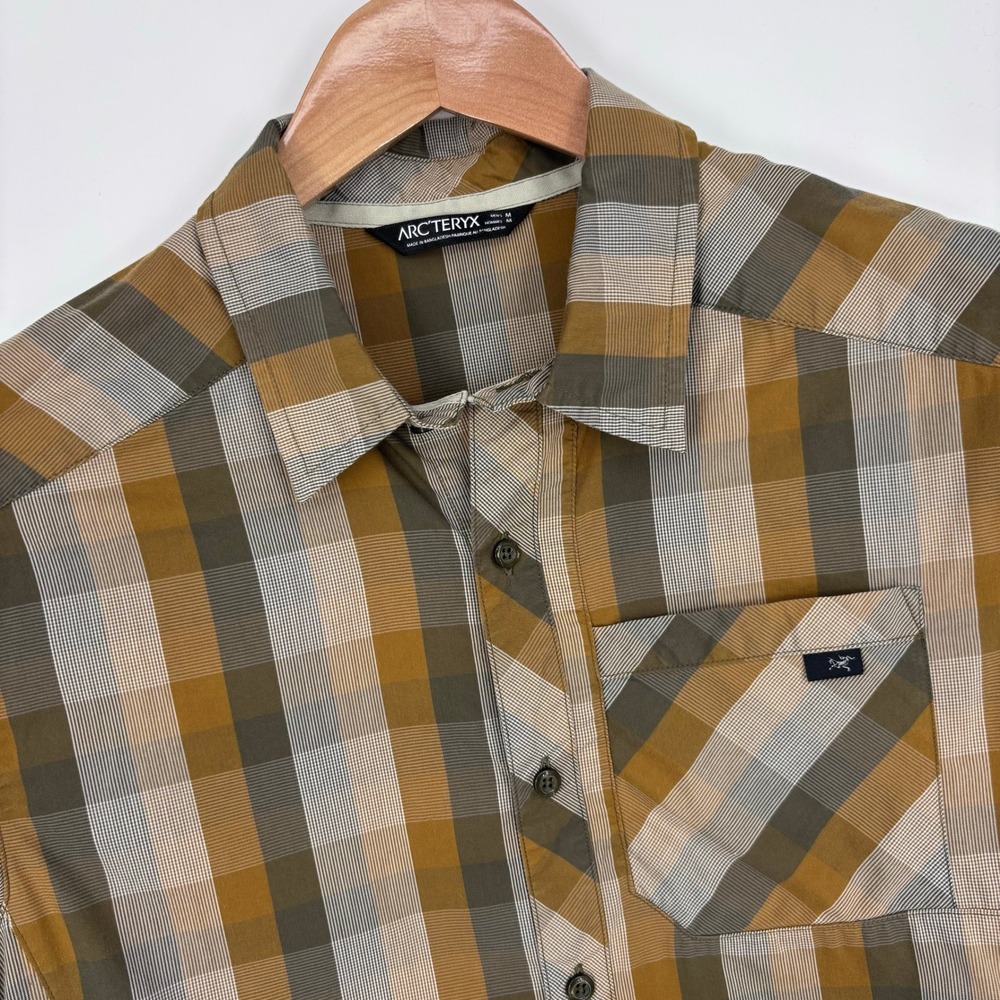 Arc'teryx Skyline Plaid Short Sleeve Button Down Shirt Mens M Hiking Technical